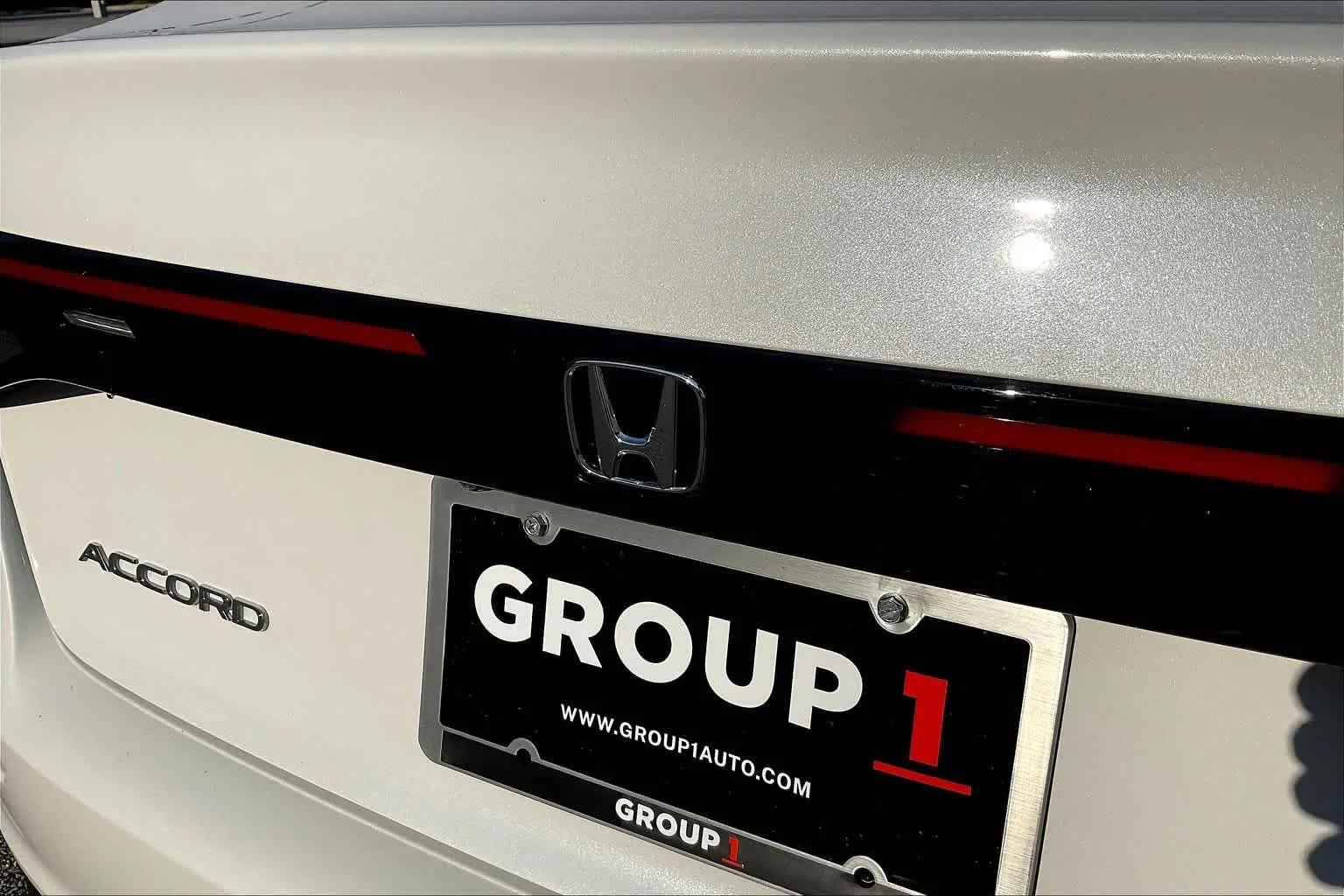 Used 2023 Platinum White Pearl Honda EX image 10