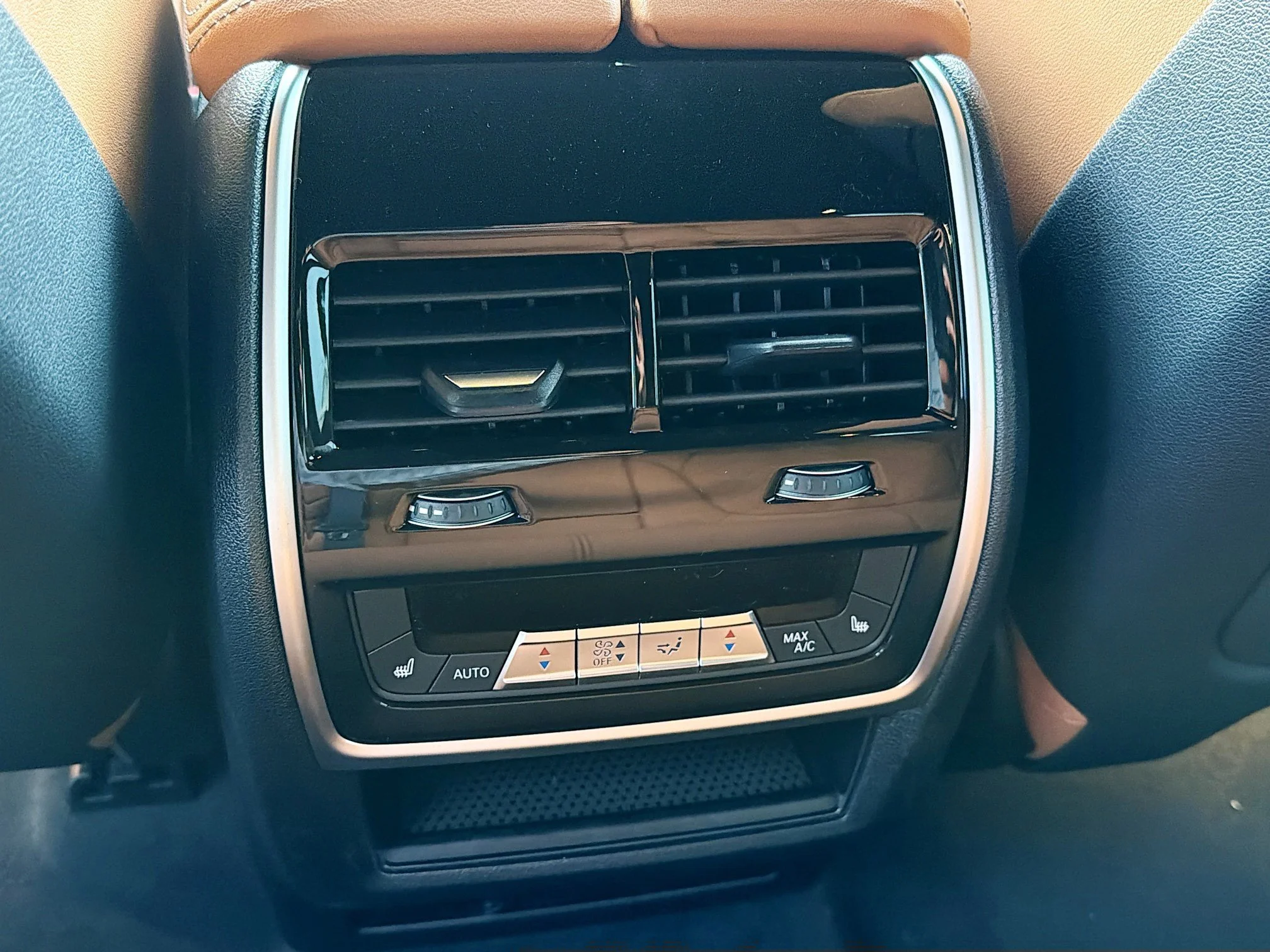 New 2026 Black Sapphire Metallic BMW xDrive40i image 20