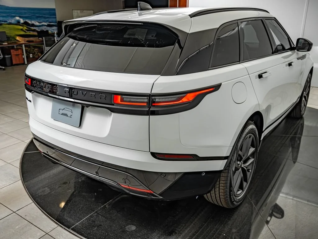 New 2026 Fuji White Land Rover Belgravia Edition image 16