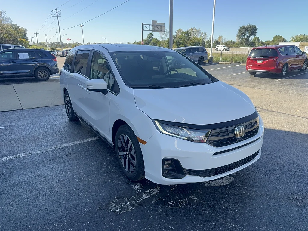 New 2027 Platinum White Pearl Honda EX-L image 3