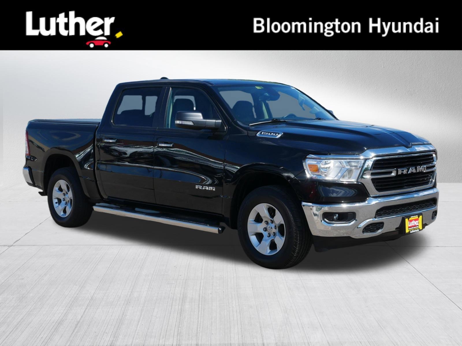 2020 RAM 1500 Big Horn/Lone Star 4x4 Crew Cab 5'7's photo