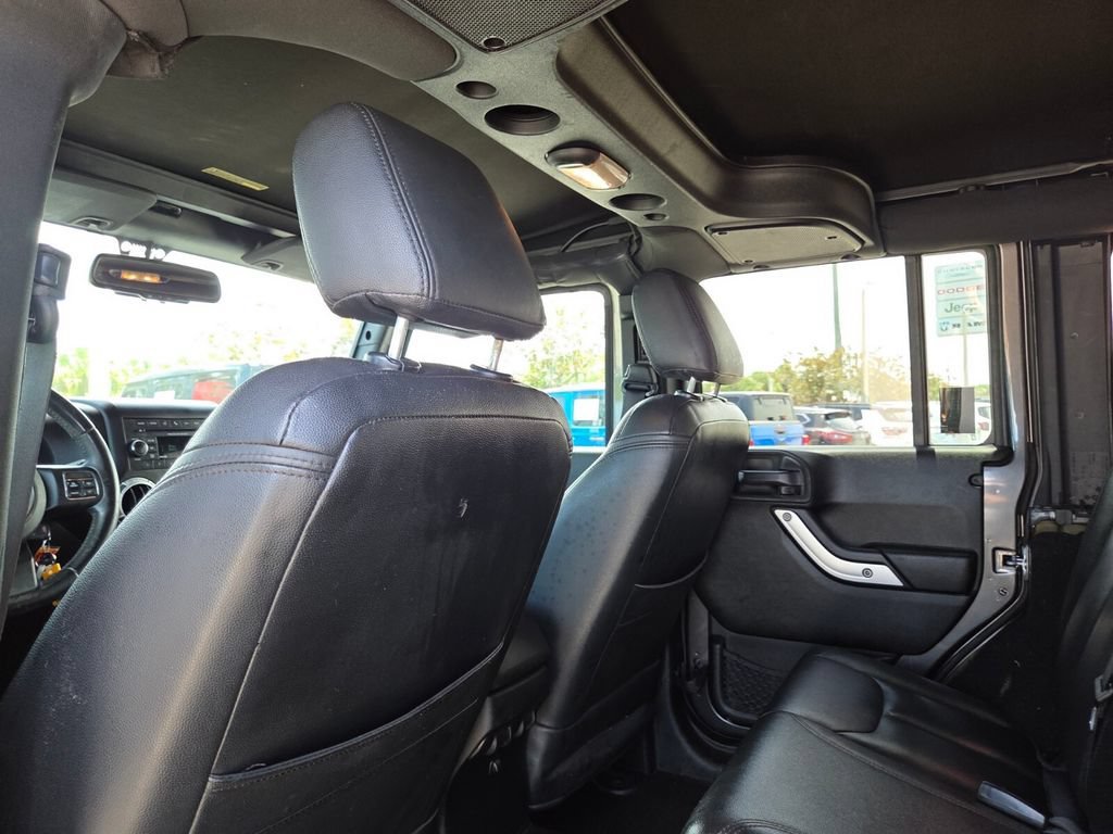 Used 2017 Granite Crystal Metallic Clearcoat Jeep Sahara image 25