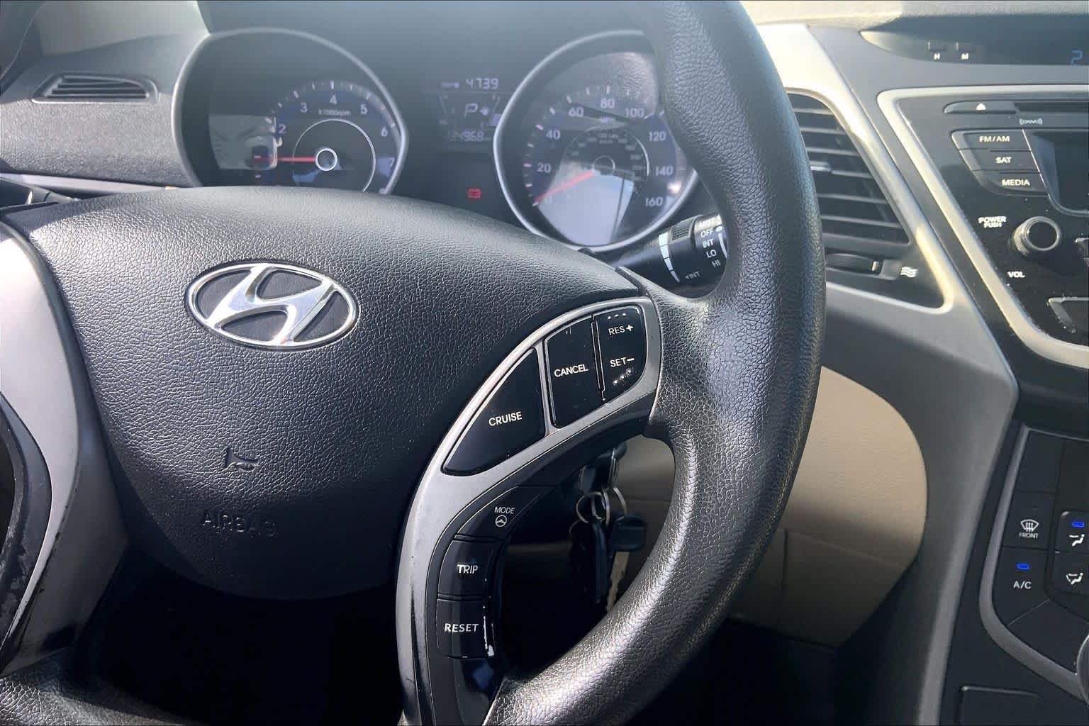 Used 2014 Geranium Red Hyundai SE image 24