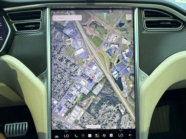 Used 2018  Tesla P100D image 12