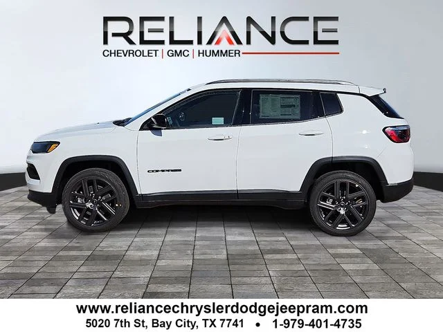 New 2026 Bright White Clearcoat Jeep Latitude image 4