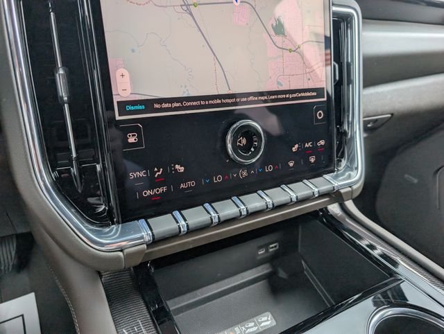 Used 2026  GMC Elevation image 16