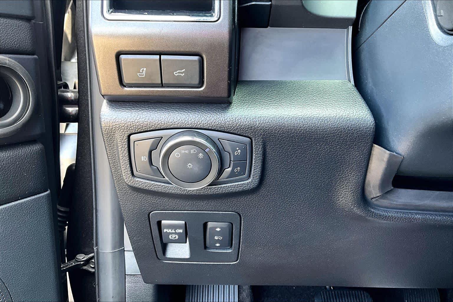 Used 2021 Magnetic Metallic Ford Limited image 36