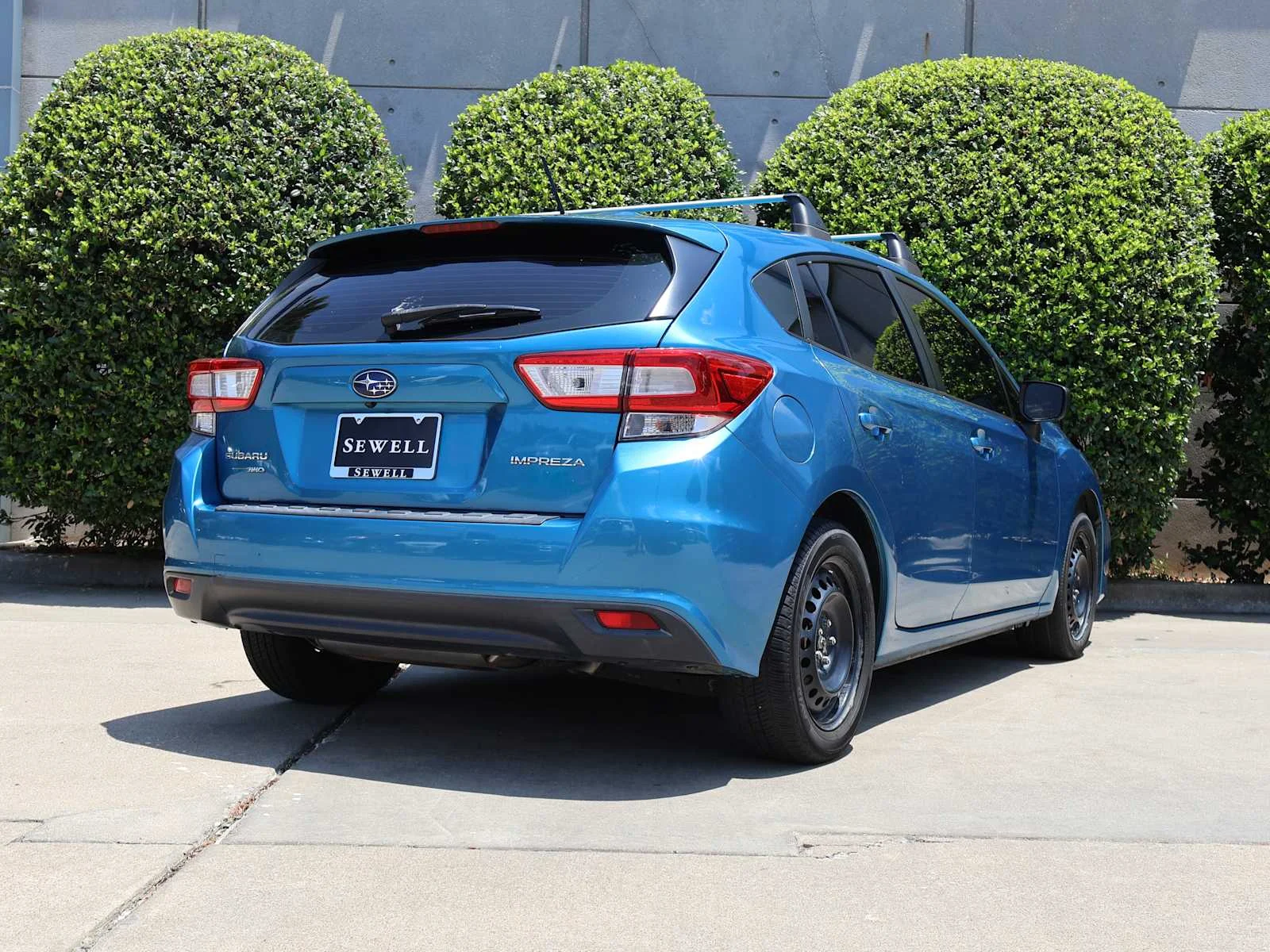 Used 2019 Island Blue Pearl Subaru  image 10