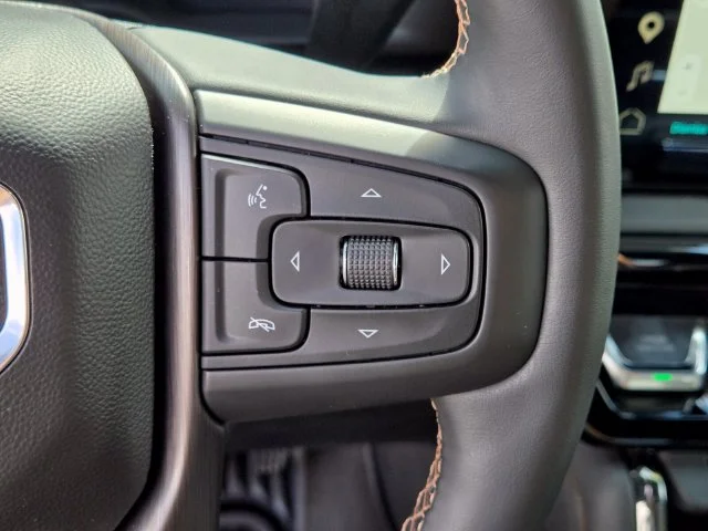 Used 2024 Red GMC AT4 image 33