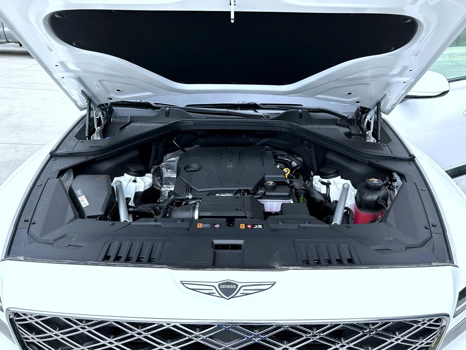 New 2026 White Genesis 2.5T image 24