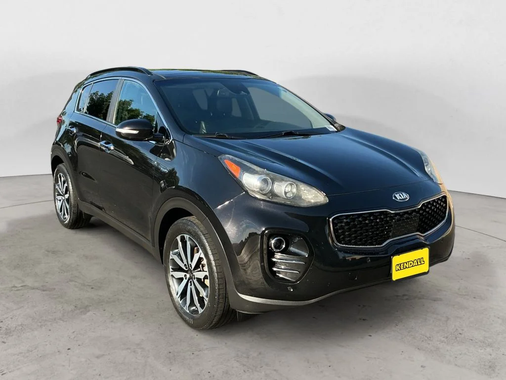 Used 2018 Red Kia EX image 3