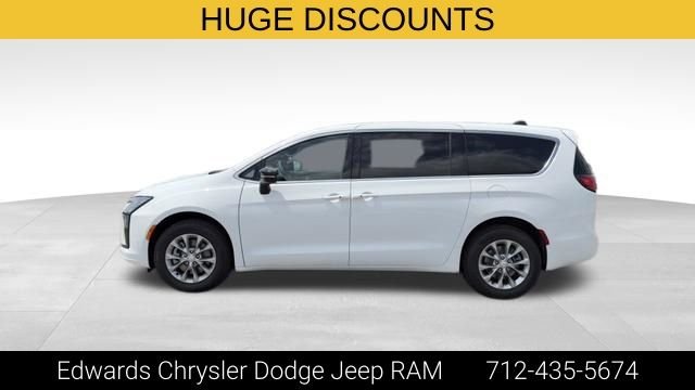 New 2027 Bright White Clear-Coat Exterior Paint Chrysler Select image 5