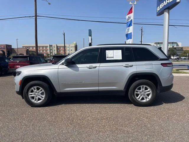 Used 2025 Silver Jeep Laredo image 5