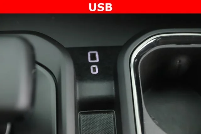 Used 2023 White GMC AT4 image 26