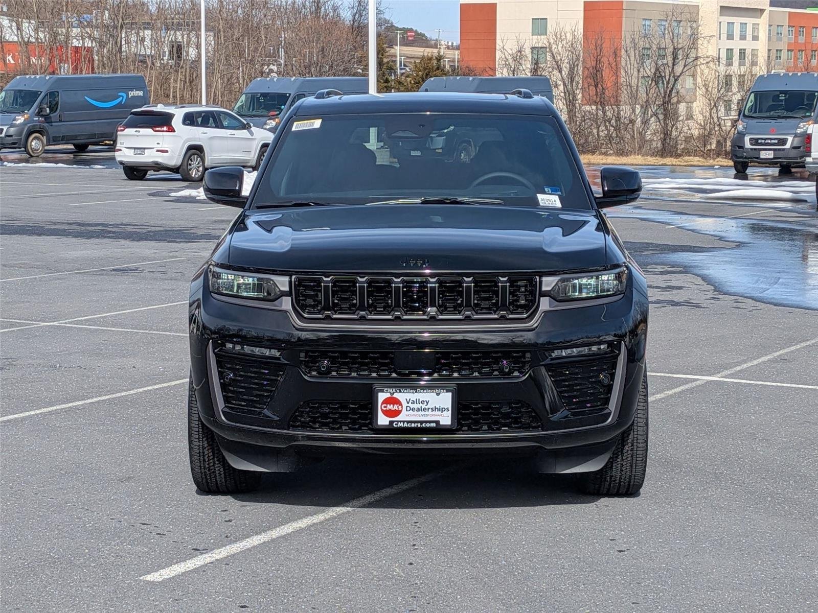 New 2026 Diamond Black Crystal Pearl-Coat Exterior Paint Jeep Limited Reserve image 2