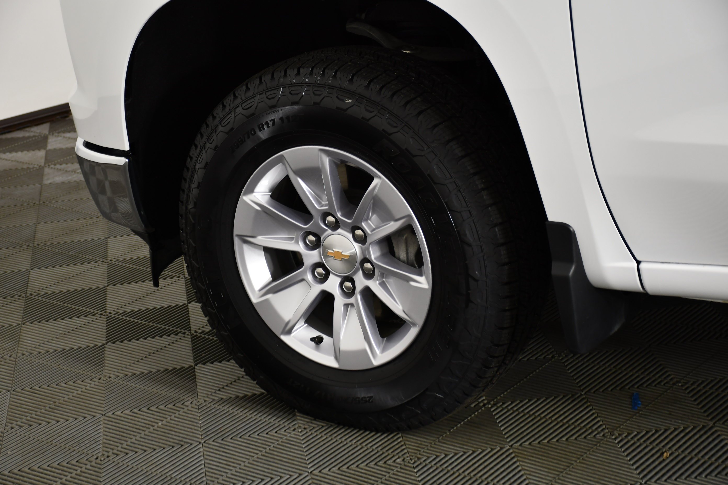Used 2026 Summit White Chevrolet LT image 52