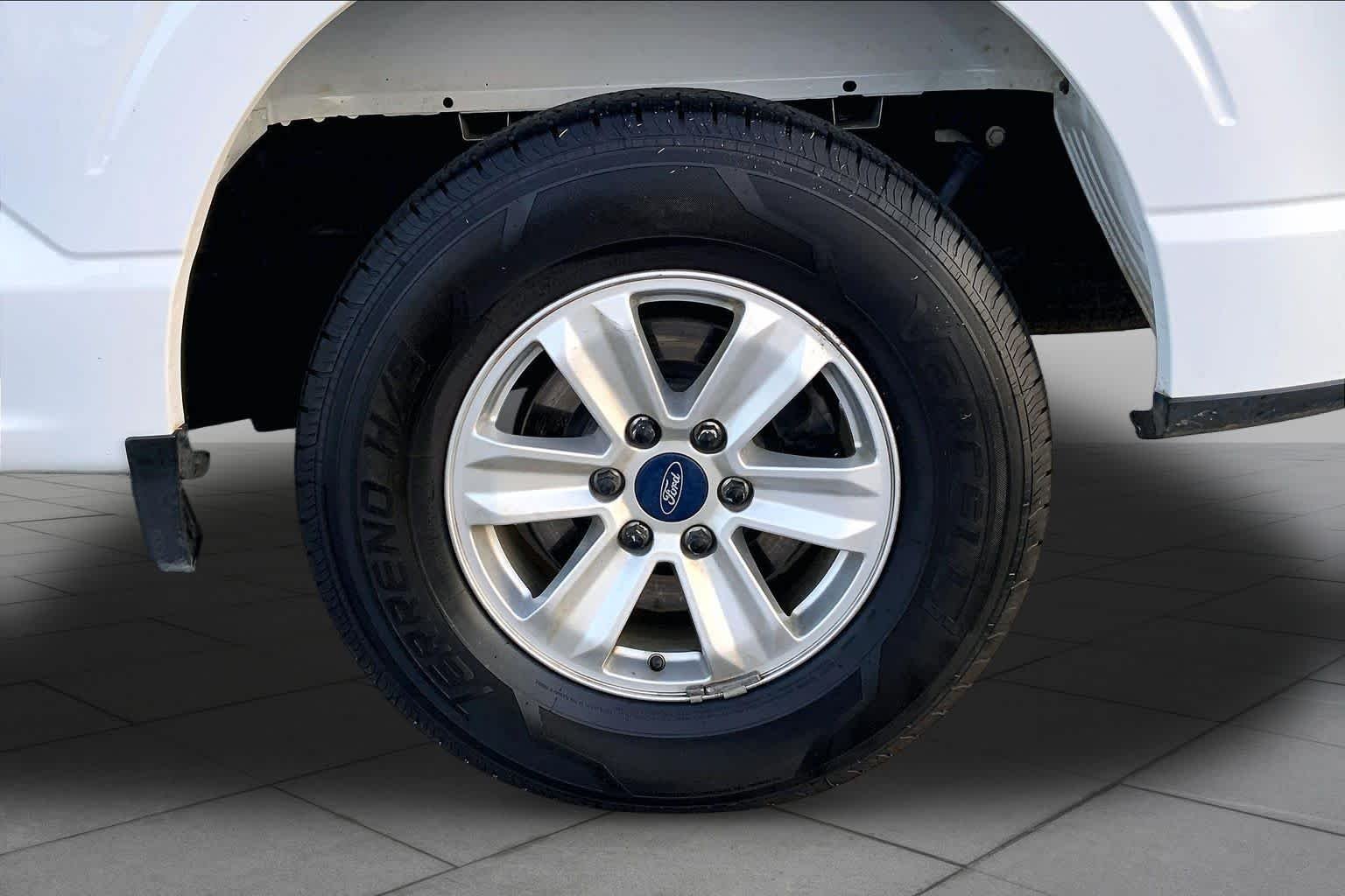 Used 2023 Oxford White Ford XLT image 10