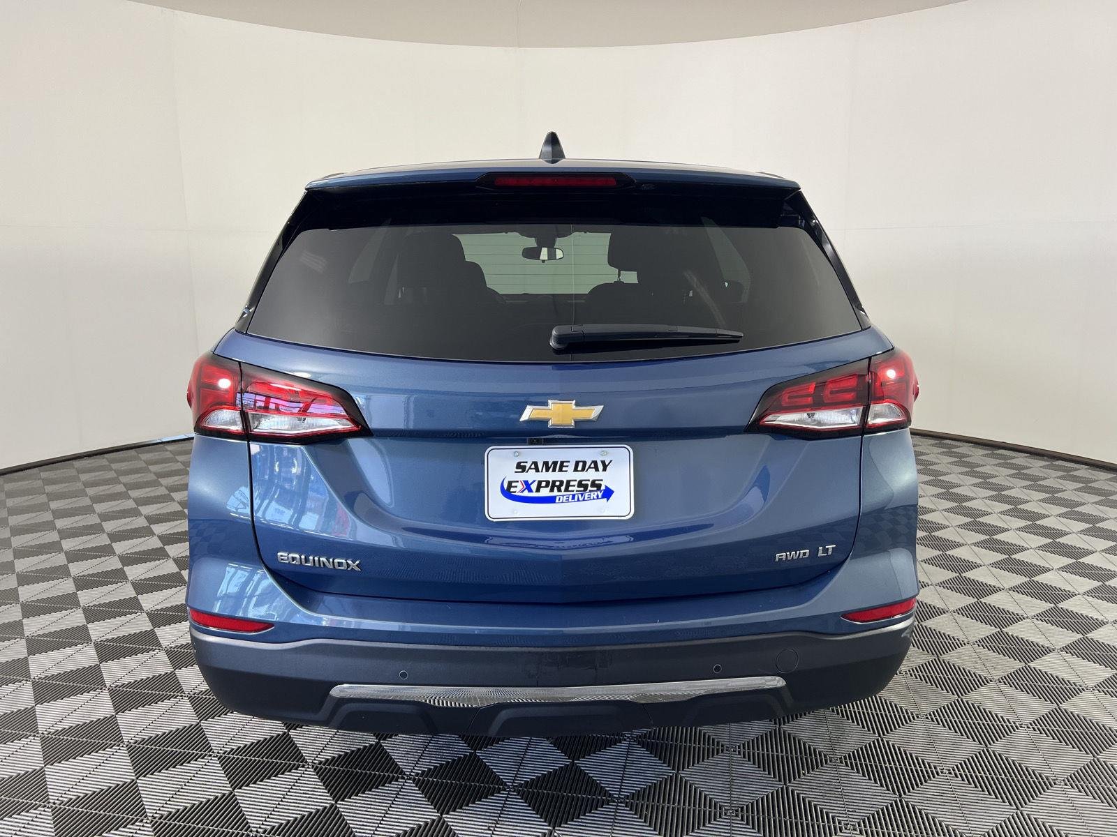 Used 2024 Lakeshore Blue Metallic Chevrolet LT image 25