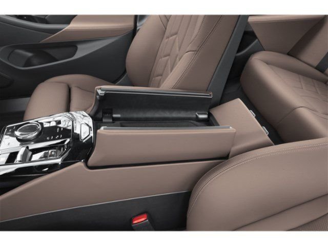 New 2027 Gray Metallic BMW 550e xDrive image 21