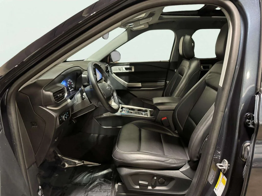 Used 2024 Stone Blue Metallic Ford XLT image 22