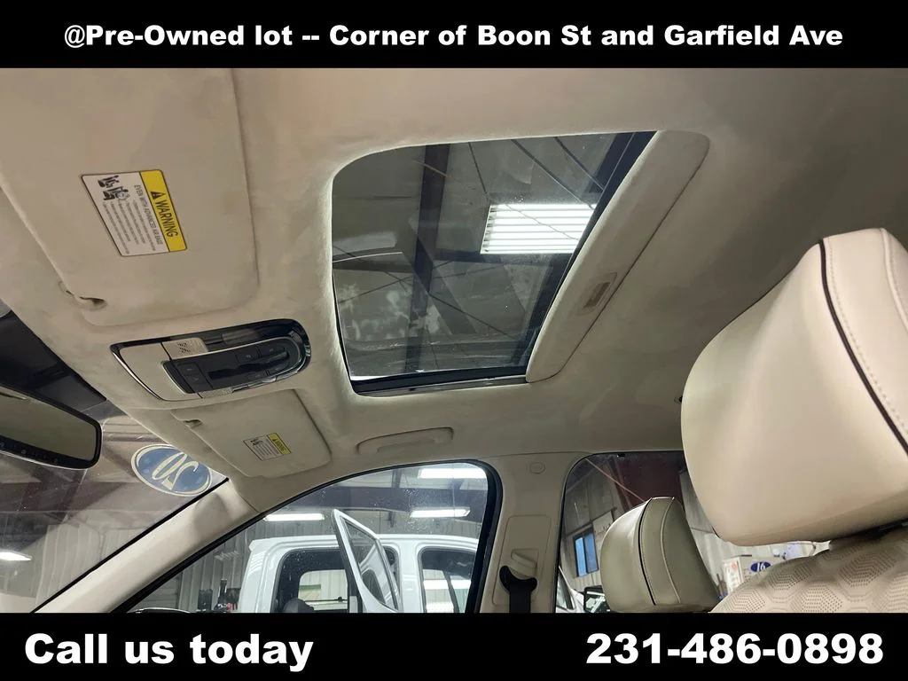 Used 2020 Black Hyundai Limited image 13