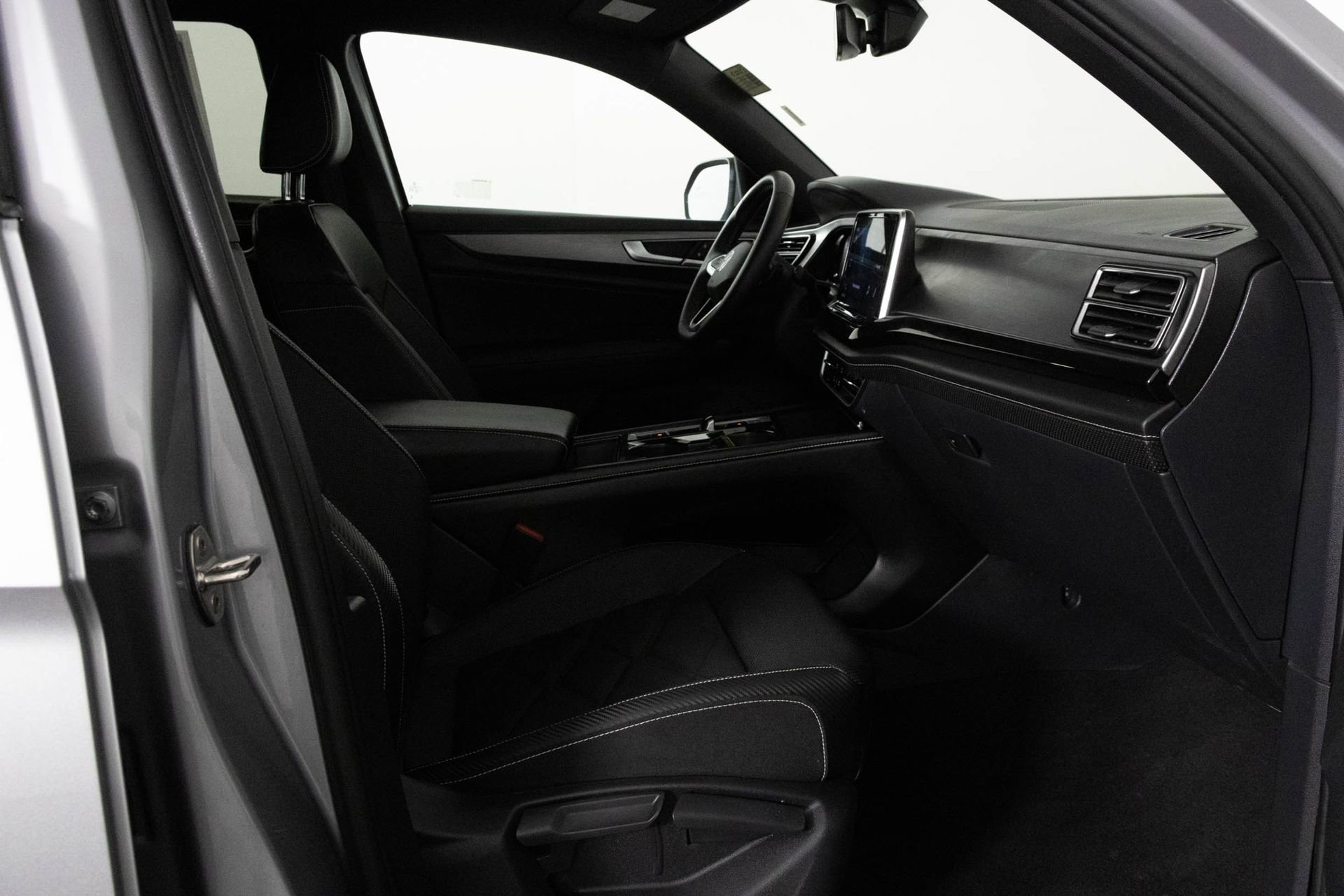 2025 VOLKSWAGEN ATLAS CROSS SPORT - Image 38