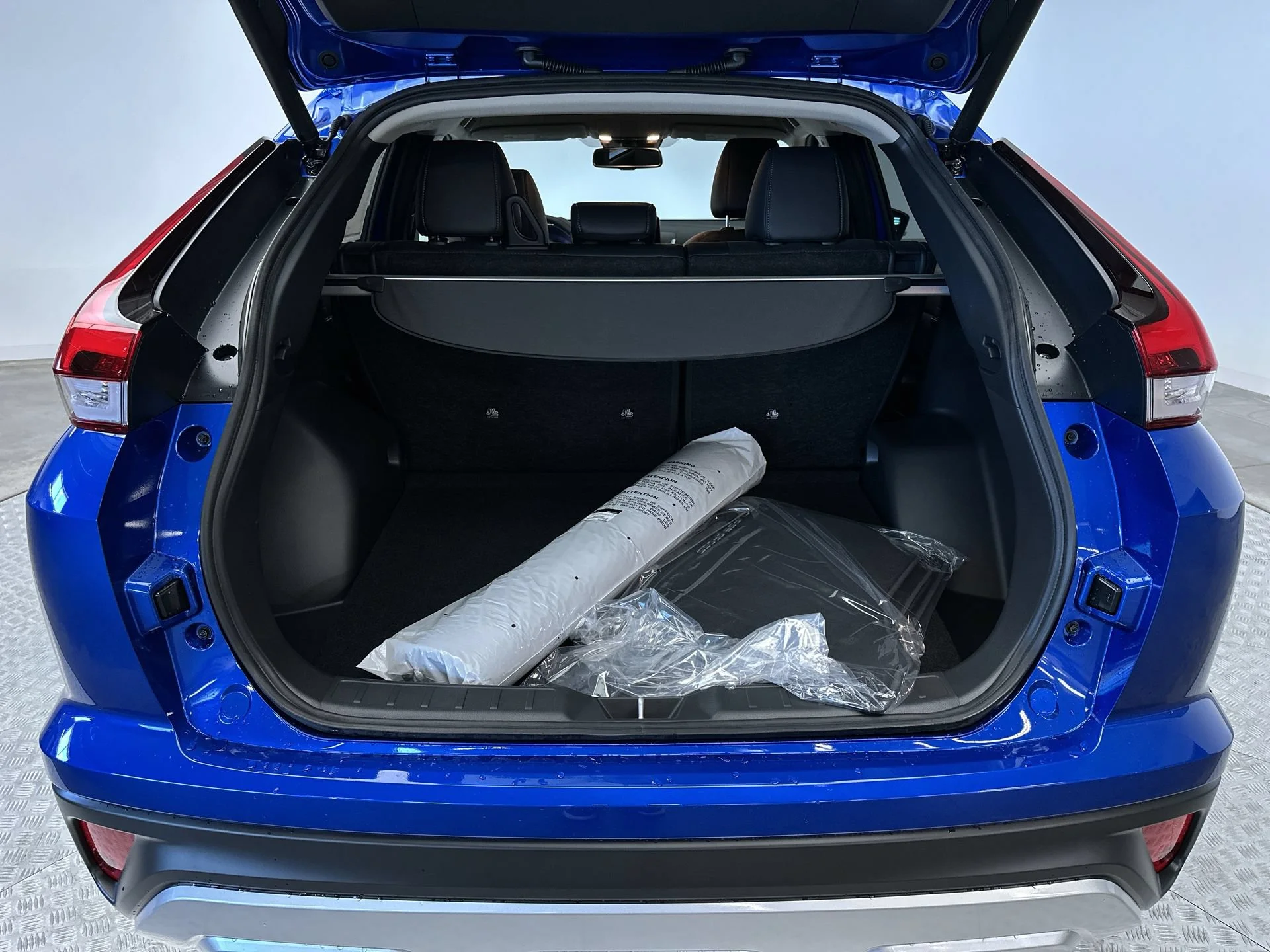 New 2026 Lightning Blue Metallic Mitsubishi SE image 24