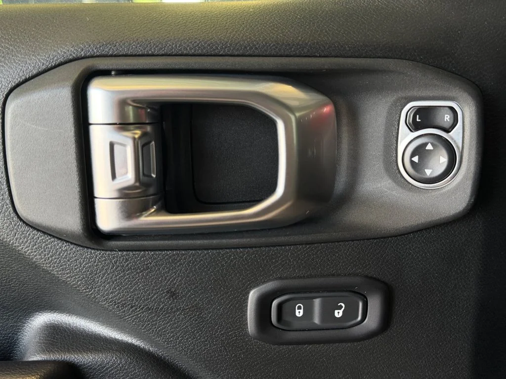 Used 2020 Black Jeep Rubicon image 28
