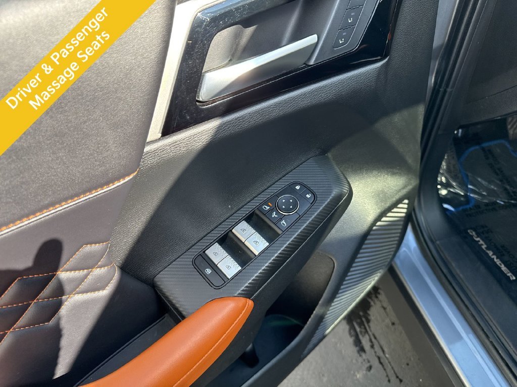 Used 2023  Mitsubishi SEL image 19