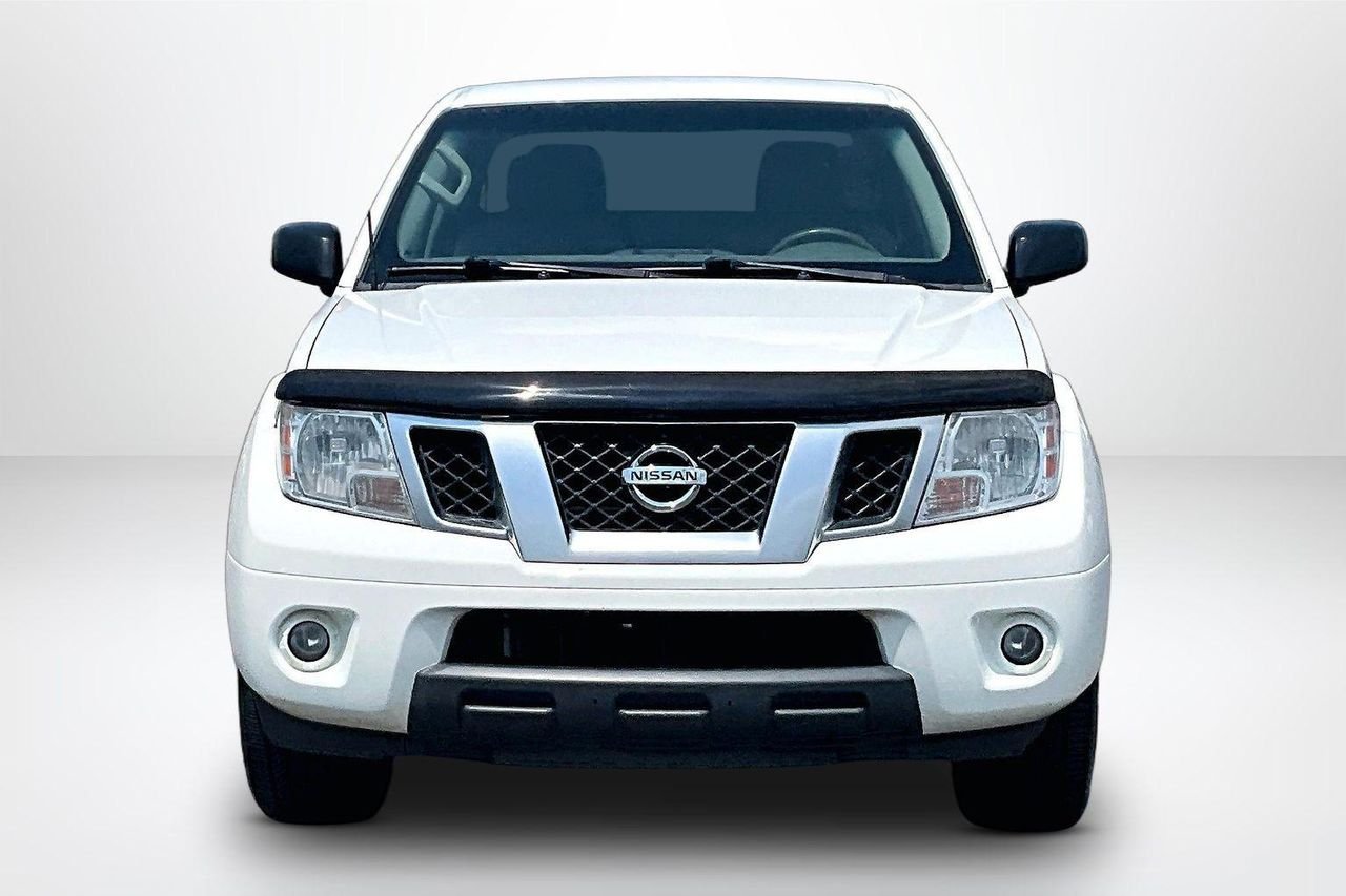 Used 2020 Glacier White Nissan Crew Cab SV 4x2 image 2