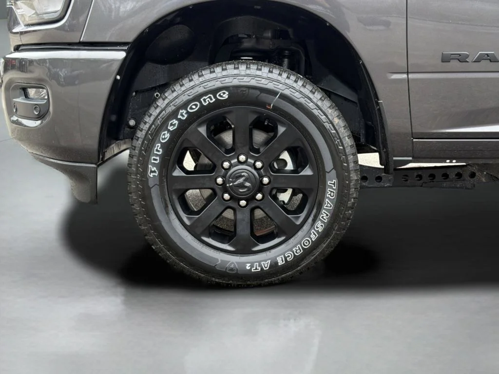 New 2025 Granite Crystal Metallic Clearcoat RAM Big Horn image 9