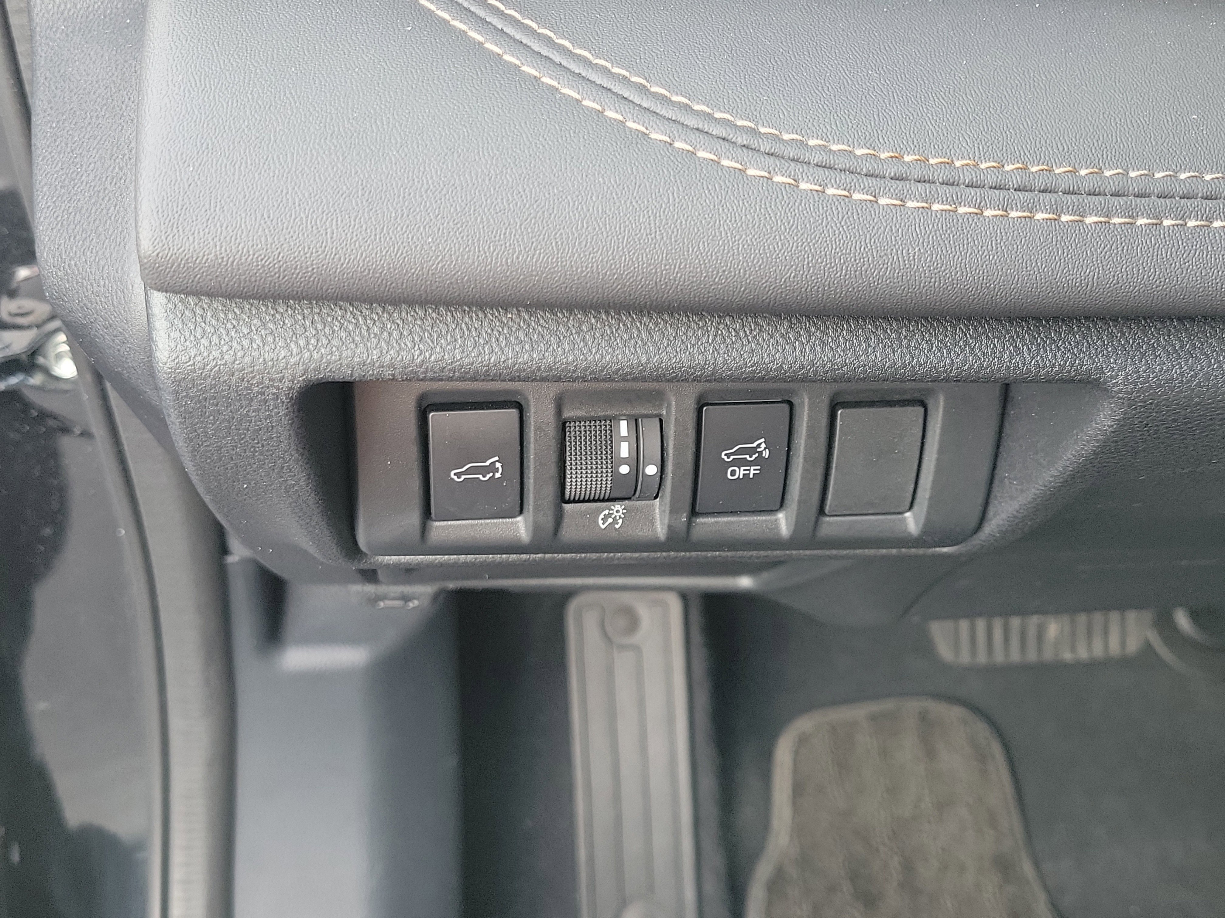 Used 2025 Crystal Black Silica Subaru Limited image 27
