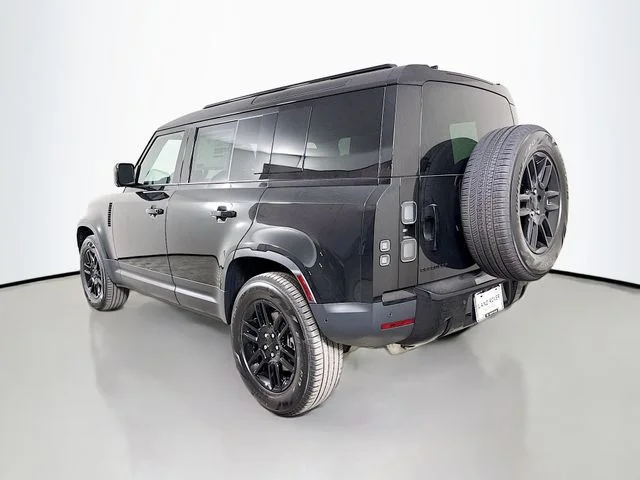 New 2026 Santorini Black Land Rover S image 7