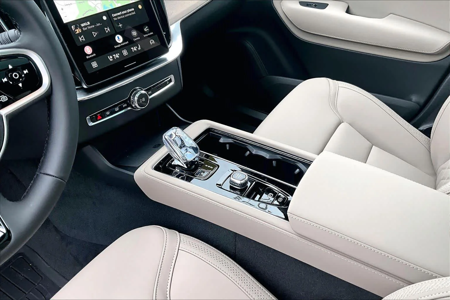 New 2026 Onyx Black Volvo Plus image 10