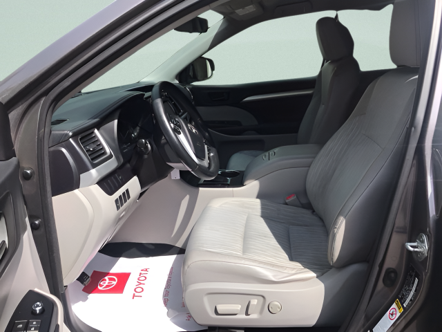 Used 2015 Gray Toyota LE Plus V6 image 14