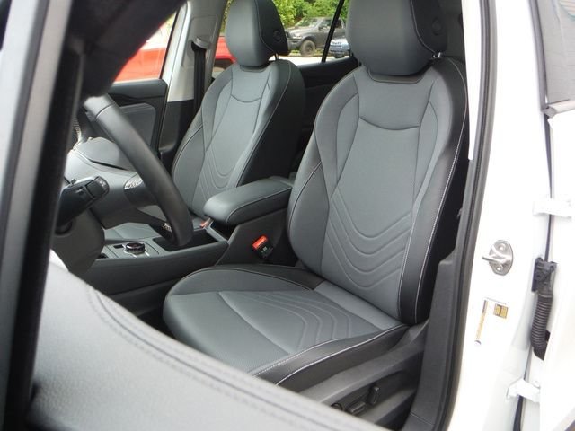 Used 2026 White Volkswagen SE image 13