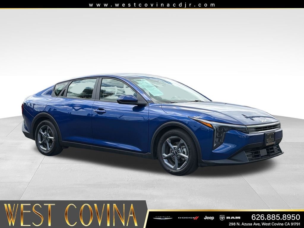 2025 Kia K4 LXS AT's photo
