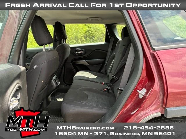 Used 2019 Red Jeep Sport image 10