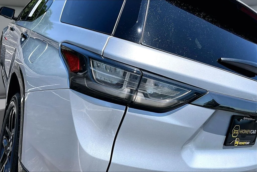Certified Used 2019 Silver Chevrolet Premier image 23