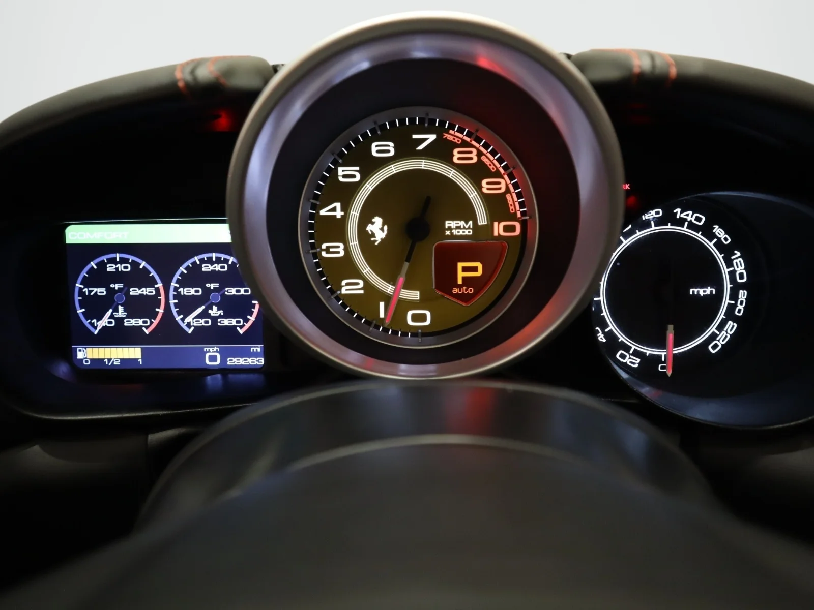 2016 Ferrari California T Base - Photo 38