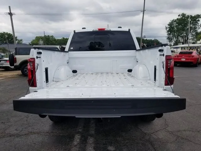 New 2026 Oxford White Ford XLT image 8