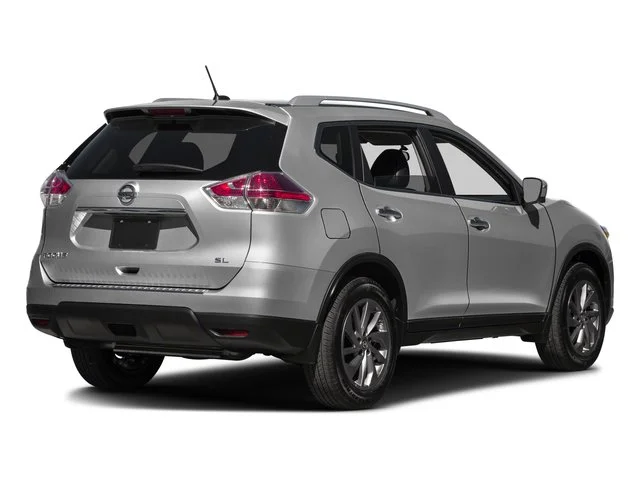Used 2016 Gun Metallic Nissan SL image 5