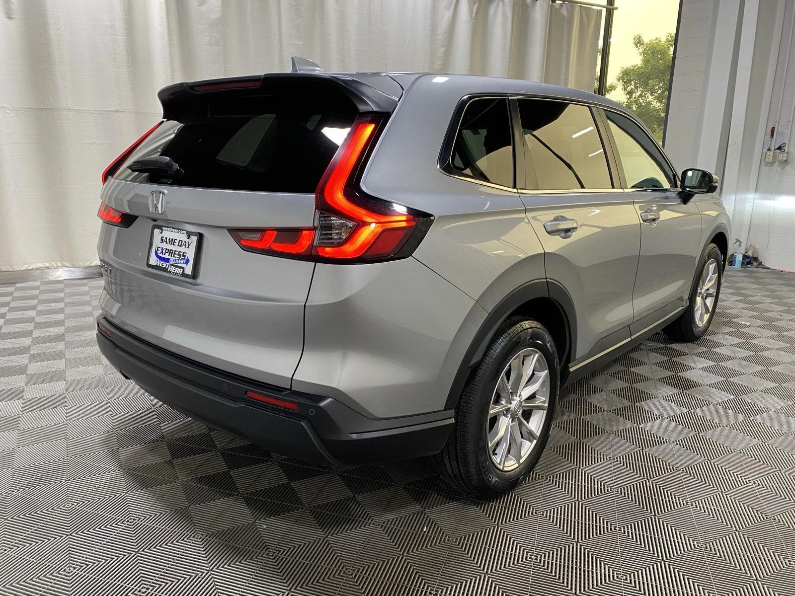 Used 2024 Lunar Silver Metallic Honda EX-L image 7