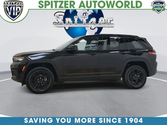 Used 2024 Black Jeep Altitude image 4