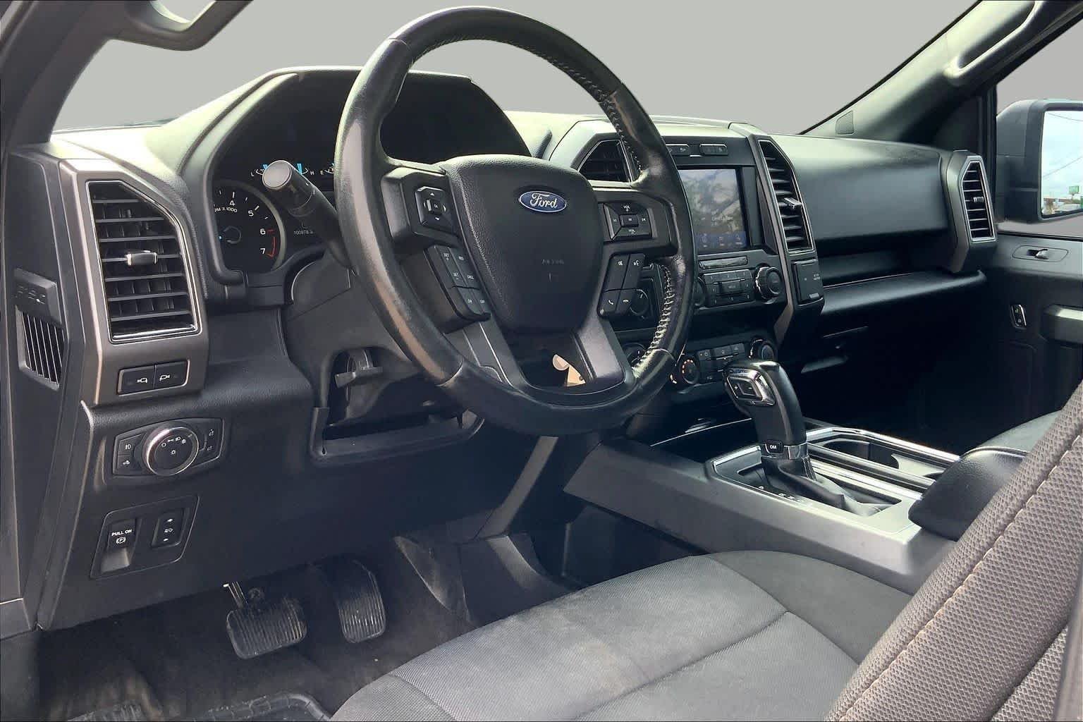 Used 2020 Magnetic Metallic Ford XLT image 16