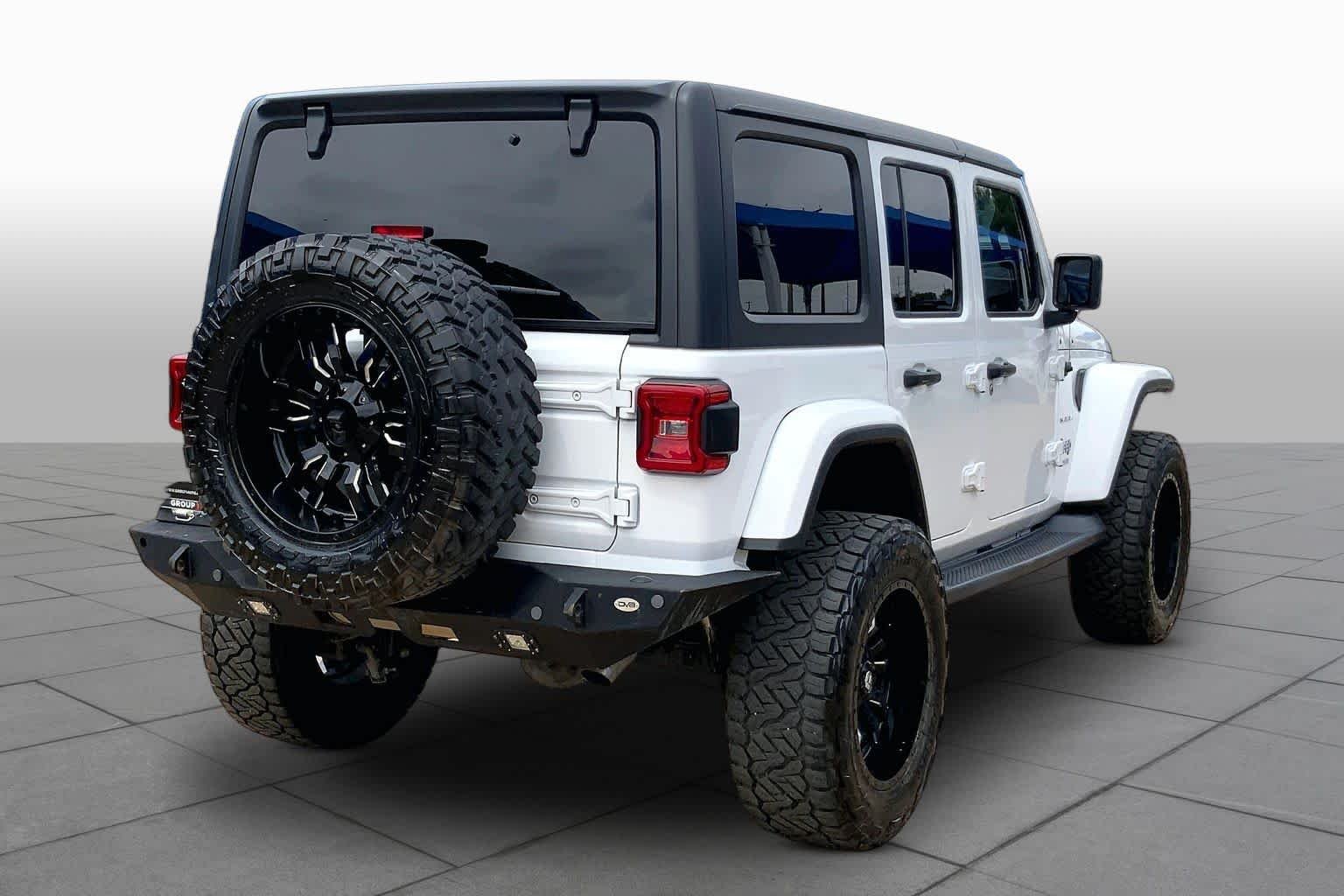 Used 2018 Bright White Clearcoat Jeep Sahara image 13