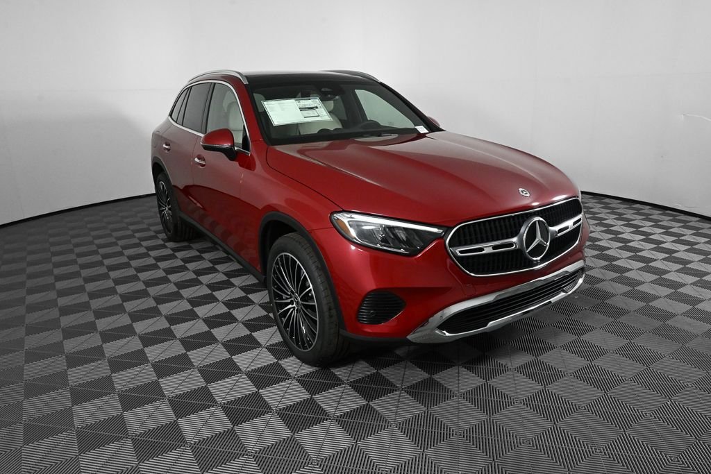 New 2026 MANUFAKTUR Patagonia Red Metallic Mercedes-Benz GLC 300 image 24