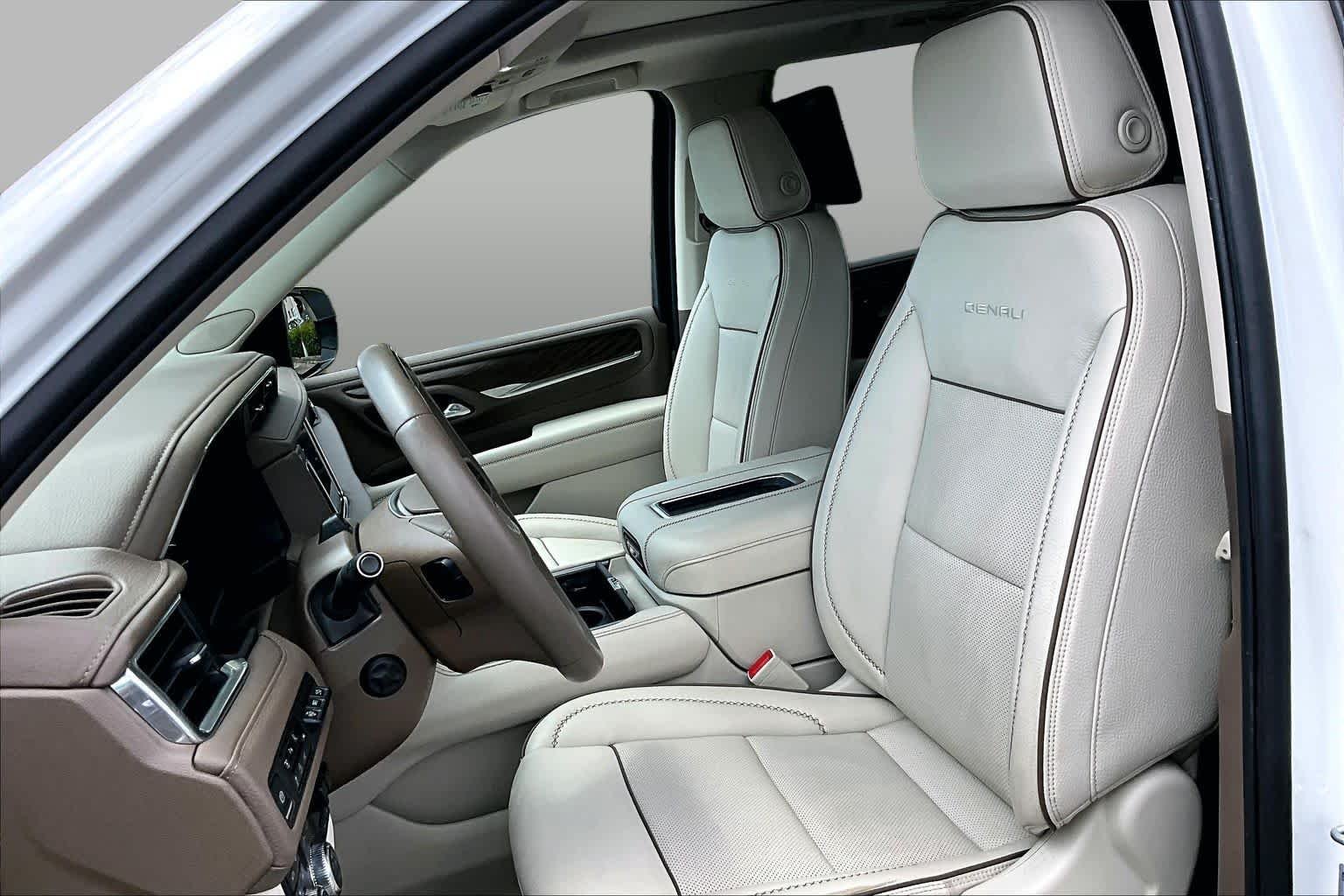 Used 2023 White Frost Tricoat GMC Denali image 8