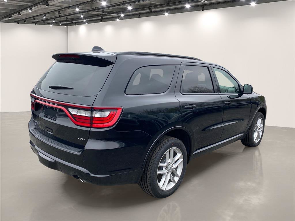 New 2026 Diamond Black Clear-Coat Exterior Paint Dodge GT Plus image 4