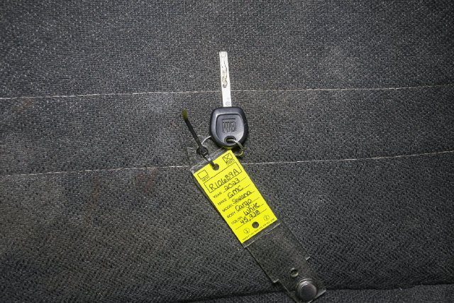 Used 2023 White GMC Work Van image 31